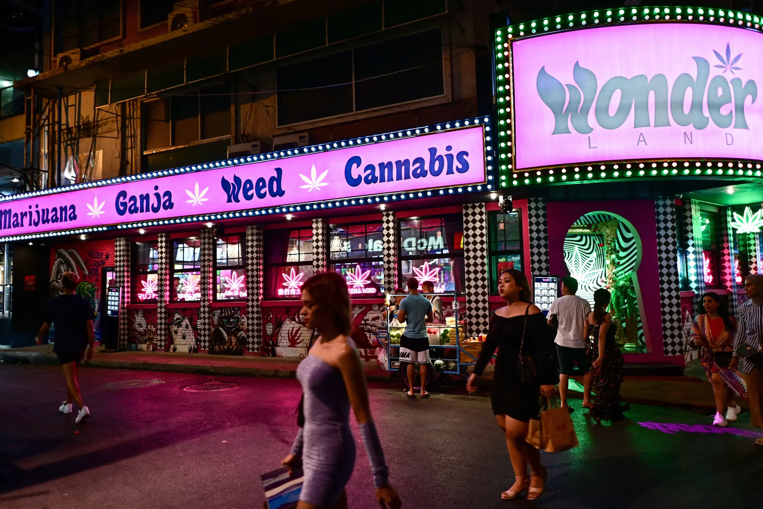 Thailand’s Capital Cannabis Scene (2025): From Dispensaries to Decree—Tourism at a Crossroads